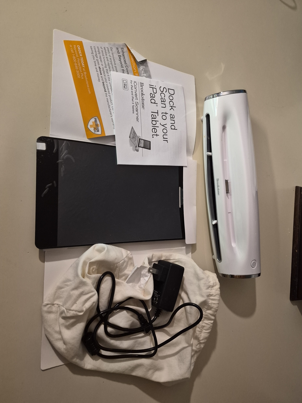 Brookstone Scanner For Ipad 1 And 2 Includes Cable
